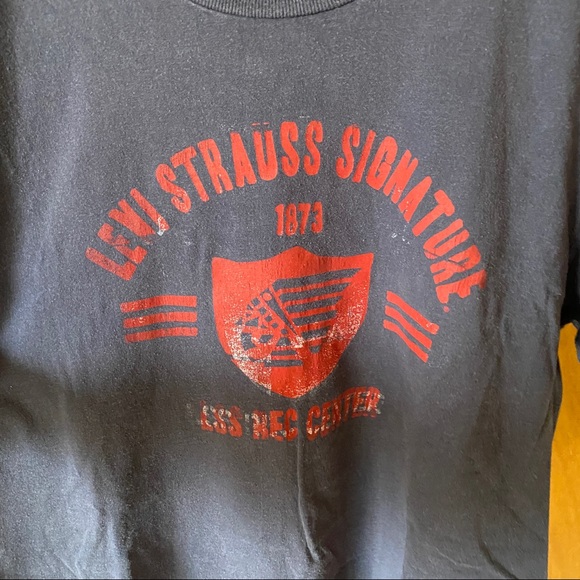 2/$30 || Vintage Levi Strauss Signature Tee - Picture 2 of 6